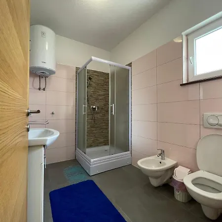 Maja Bed and Breakfast Bihać