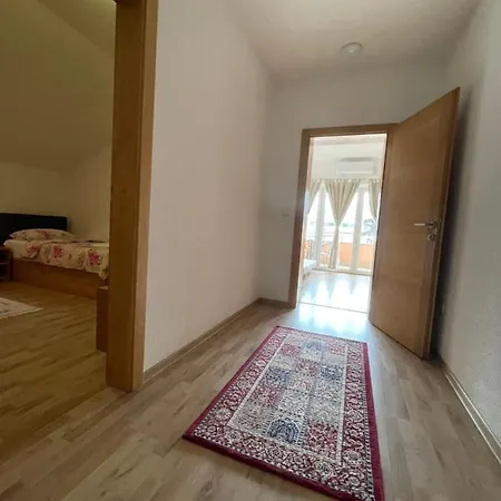 Maja Bed and Breakfast Bihać