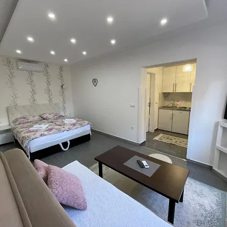 Maja Bed and Breakfast Bihać