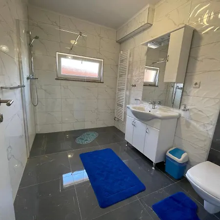 Maja Bed and Breakfast Bihać