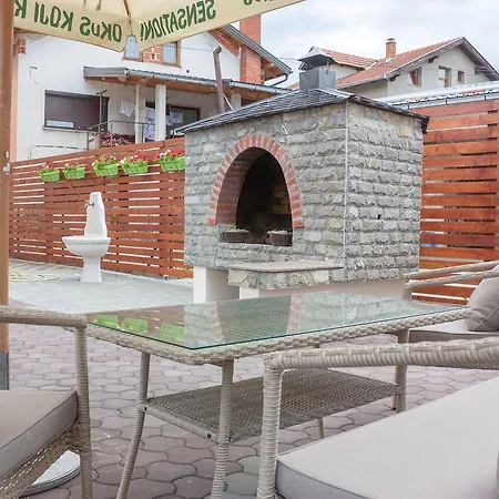 Bed & Breakfast Maja *