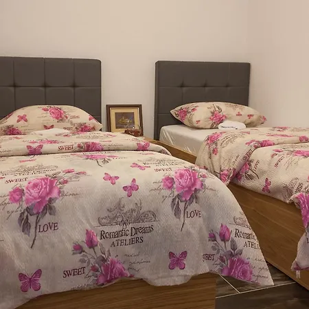 Maja Bed & Breakfast *