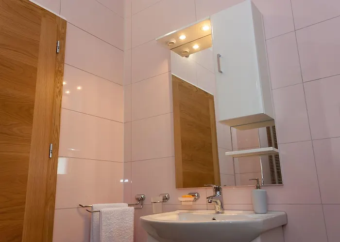 Alojamento de Acomodação e Pequeno-almoço Maja 3*