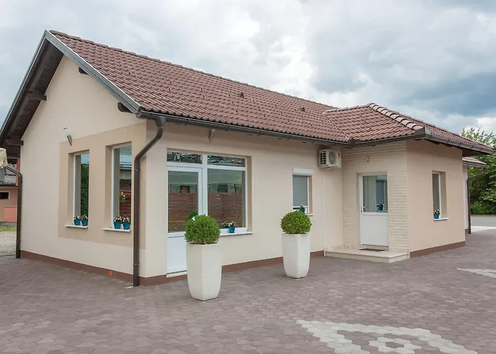 Alojamento de Acomodação e Pequeno-almoço Maja