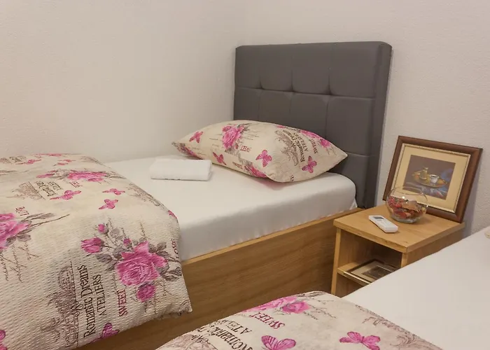 Alojamento de Acomodação e Pequeno-almoço Maja 3*