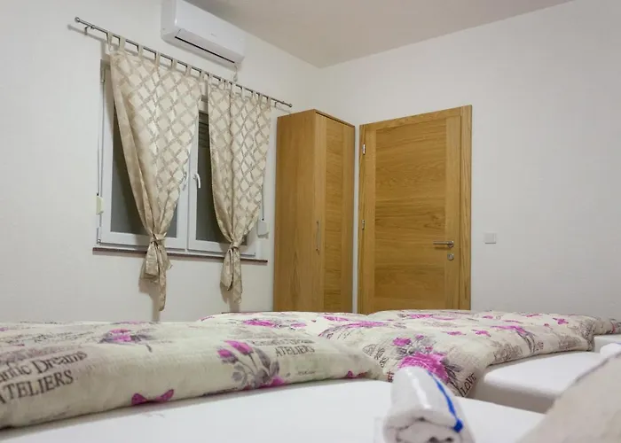 Maja Alojamento de Acomodação e Pequeno-almoço 3*