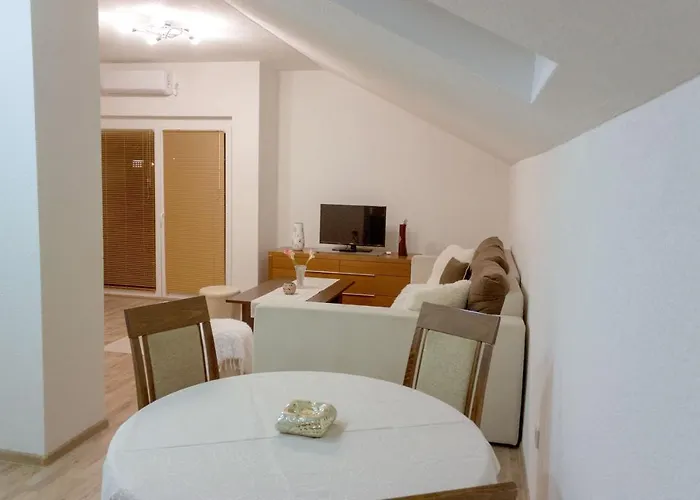 Alojamento de Acomodação e Pequeno-almoço Maja